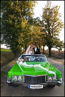 Cadillac DeVille - Pojazd retro, pojazd do ślubu, zabytkowy pojazd do ślubu, limuzyna do ślubu, auto do ślubu, zabytkowe auto do ślubu Gliwice, zabytkowa limuzyna do ślubu Zabrze, auto zabytkowe Gliwice, samochód retro Zabrze, retro do ślubu Gliwice, pojazd retro ślub Gliwice