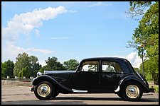 Citroen 11 CV - Pojazd retro, pojazd do ślubu, zabytkowy pojazd do ślubu, limuzyna do ślubu, auto do ślubu, zabytkowe auto do ślubu Gliwice, zabytkowa limuzyna do ślubu Zabrze, auto zabytkowe Gliwice, samochód retro Zabrze, retro do ślubu Gliwice, pojazd retro ślub Gliwice