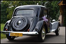 Citroen 11 CV - Pojazd retro, pojazd do ślubu, zabytkowy pojazd do ślubu, limuzyna do ślubu, auto do ślubu, zabytkowe auto do ślubu Gliwice, zabytkowa limuzyna do ślubu Zabrze, auto zabytkowe Gliwice, samochód retro Zabrze, retro do ślubu Gliwice, pojazd retro ślub Gliwice